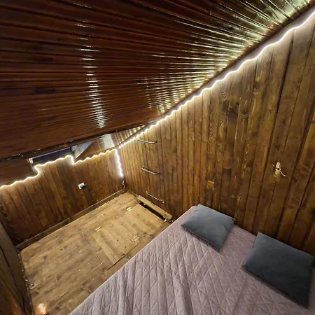 Unique Atmosphere With Golden Standard Design Apartment