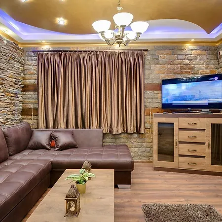 Unique Atmosphere With Golden Standard Design Apartment Sofia
